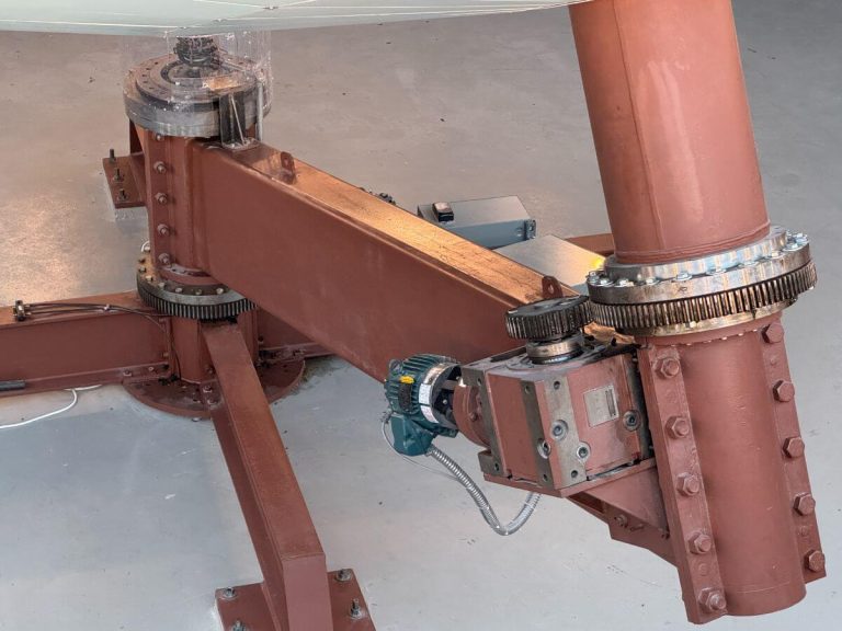eartha motor arm